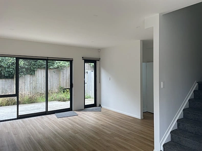 beautiful 4 bedrooms townhouse