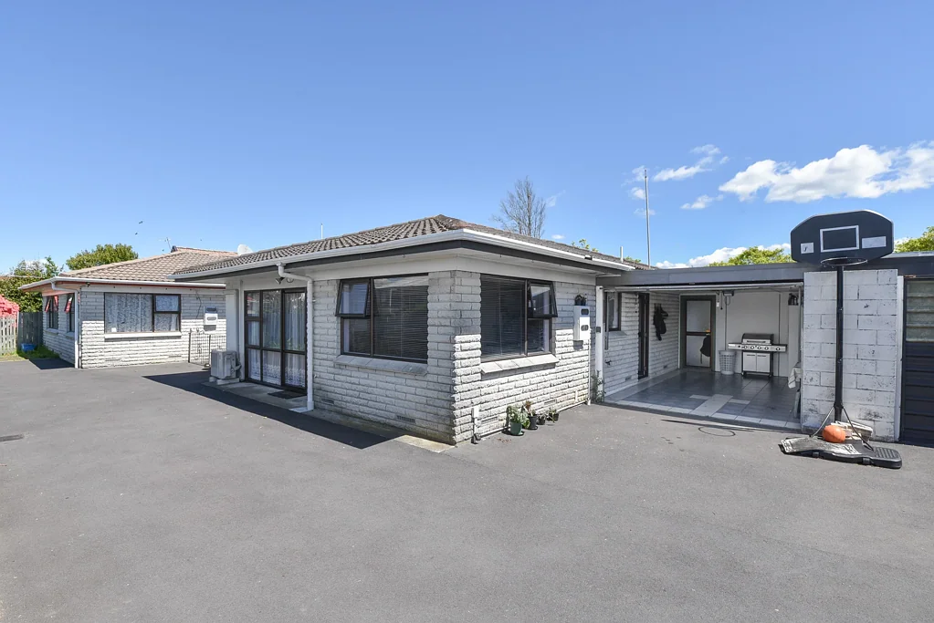 Victoria 2Kwarto Almost CBD tidy brick and tile Townhouse