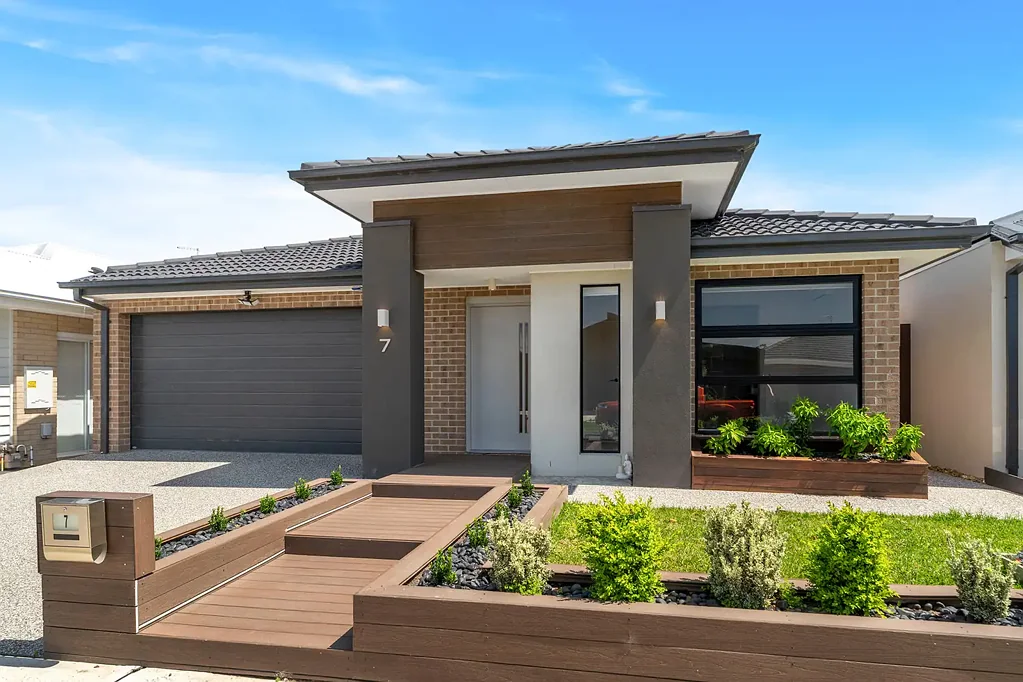 Luxury Home In Beveridge