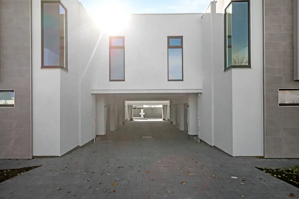Stylish Townhouse Living with All the Comforts!