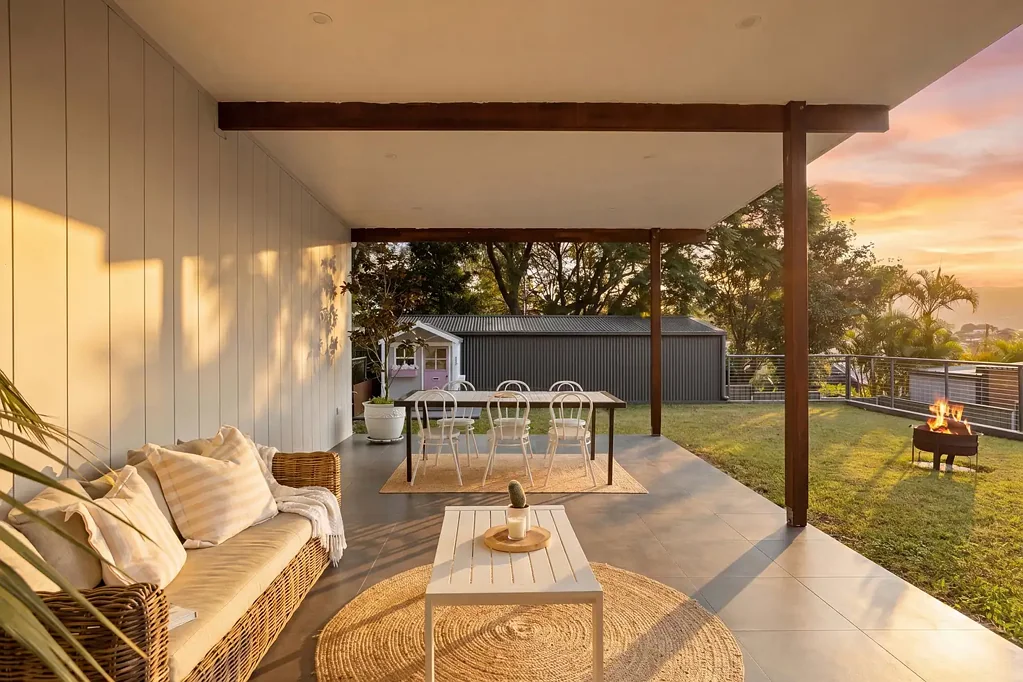 Kanahooka 4Zimmer Tranquil elegance with a captivating escarpment view