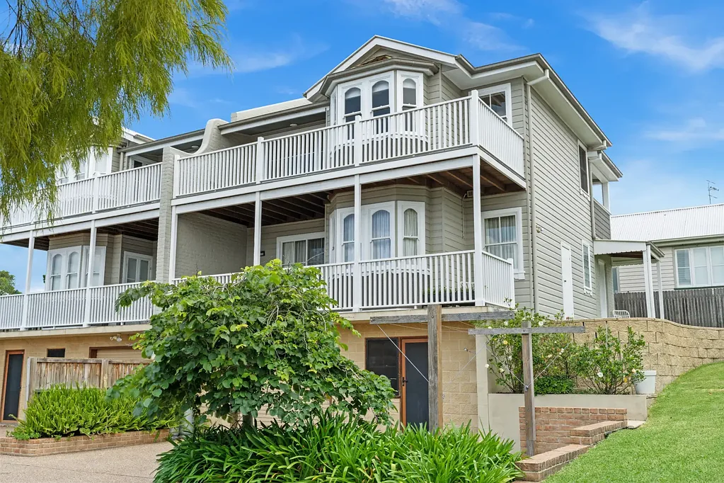 Milton 3 Bedroom Executive Retreat in the Heart of Milton