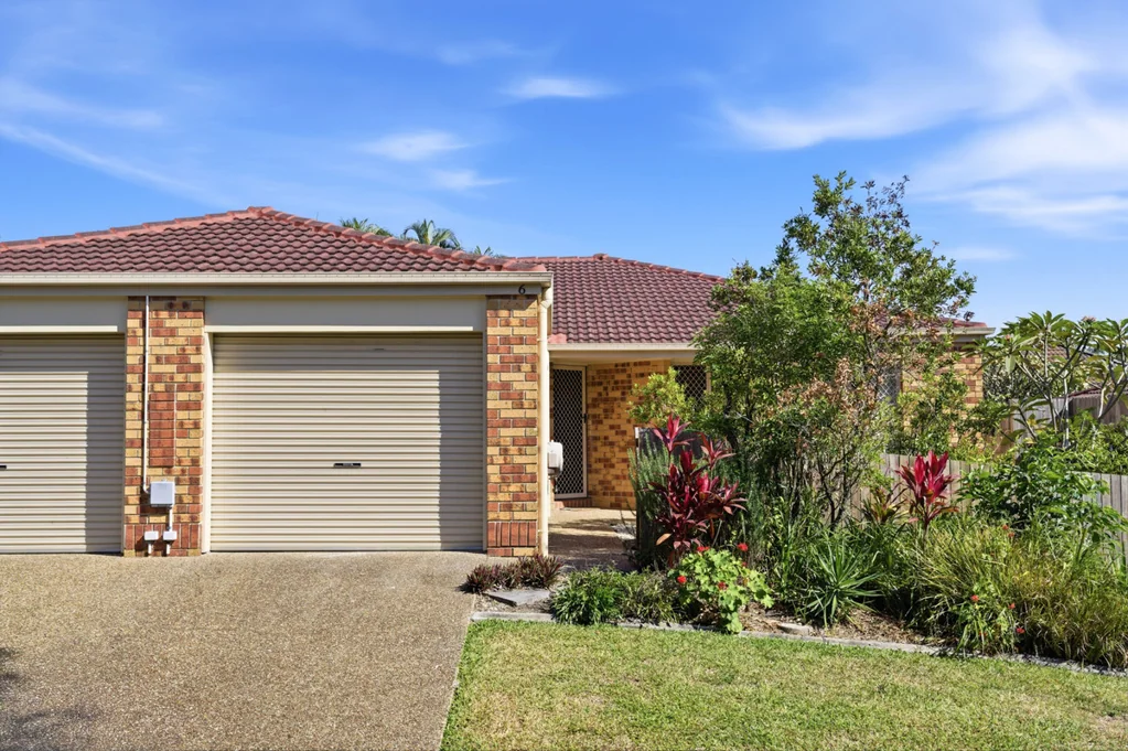 Runcorn 3部屋 RARE LOWSET VILLA IN A SECURE COMPLEX WITH A POOL