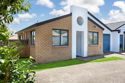 2D Reid Road, New Lynn