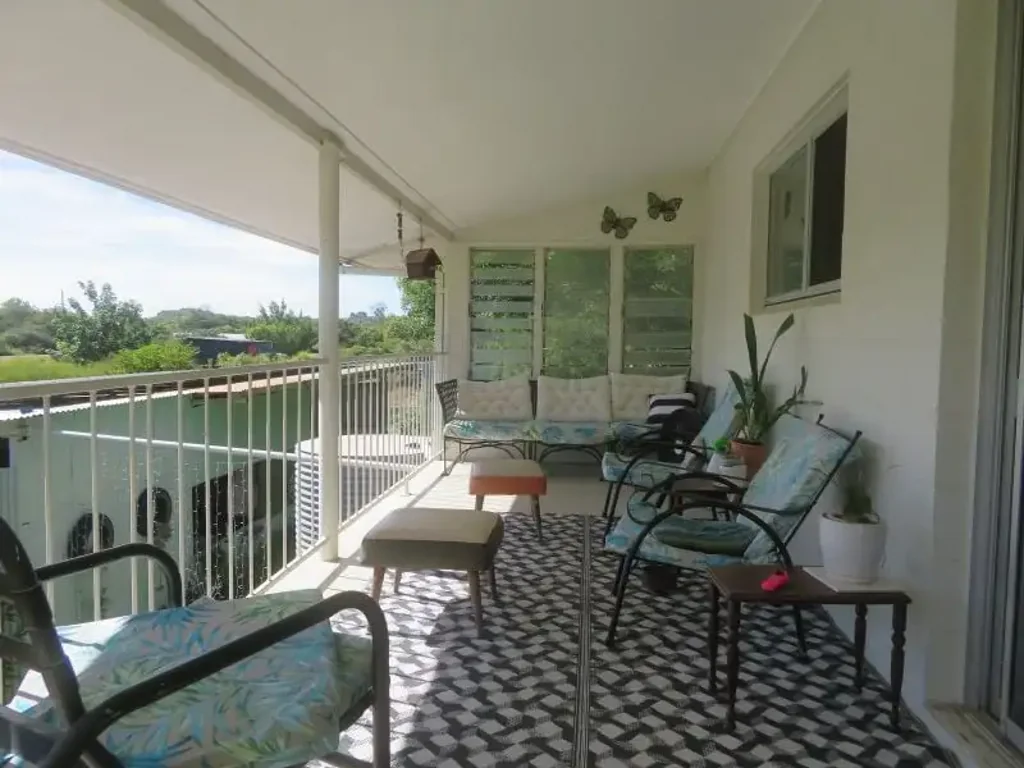 Chillagoe 4침실 House, Airbnb room, coffee business if you want it,  – all for $399,000.