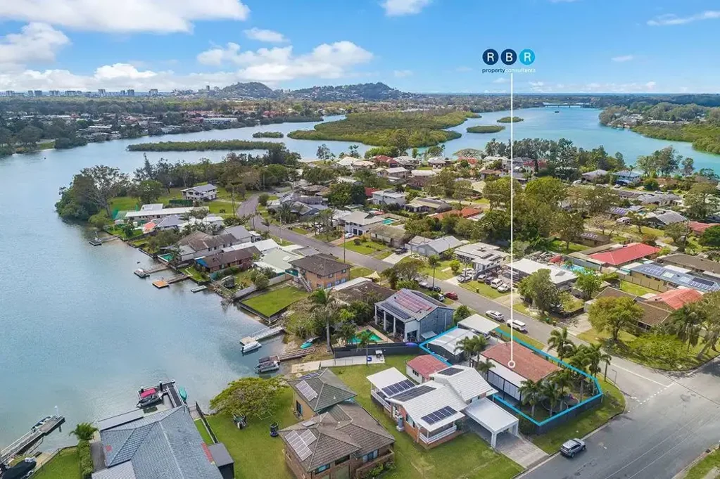 31 Lakes Drive, Tweed Heads West, NSW 2485