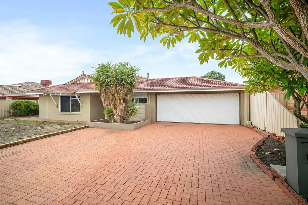 Huntingdale 4Kwarto Family Oasis with Pool, Spacious Living & Stylish Updates