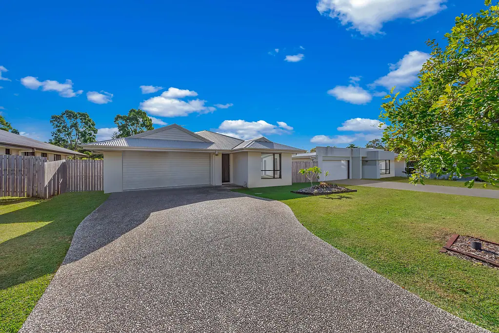 28 Trader Crescent, Cannonvale, QLD 4802