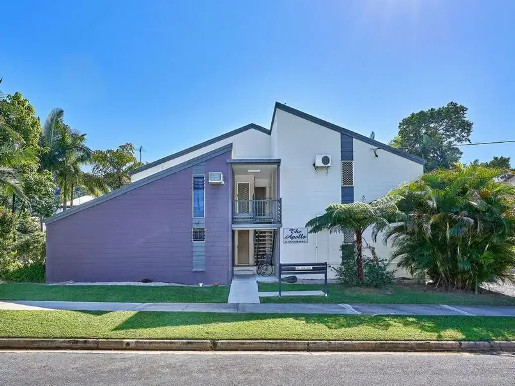 Modern Edge Hill Living - Stylish Unit in a Prime Location