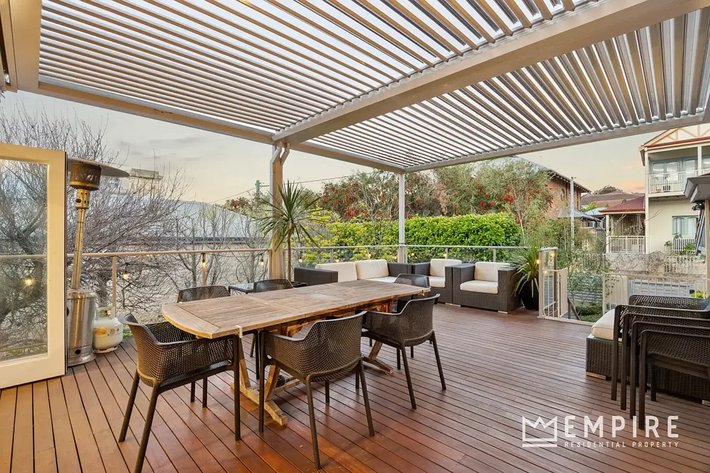 Beaconsfield 4બેડરૂમ Classic Limestone Beauty Reimagined for Modern Living!