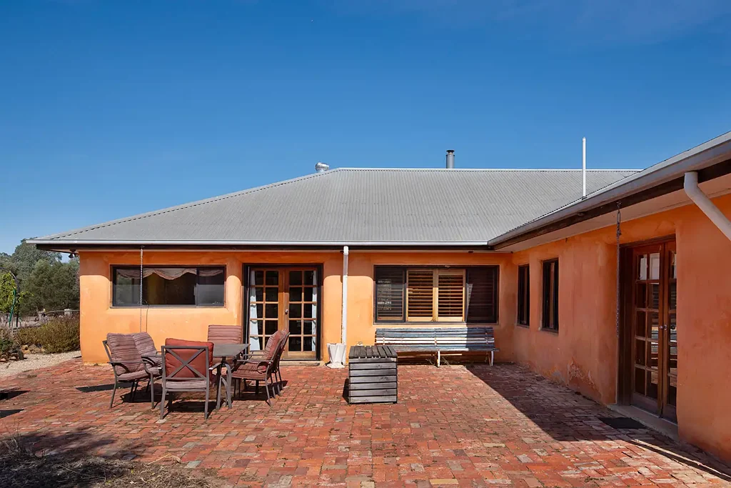 Longlea 5 Bedroom Expansive Country Homestead on 32acres with Shedding, Dams and Rustic Charm