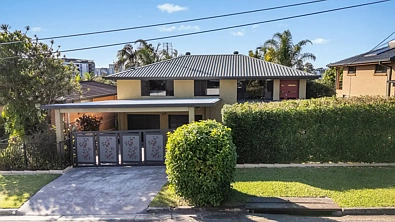 Southport 3 Slaapkamer PRICE REDUCTION !!!! RD5 development opportunity on 610m2 in central Southport