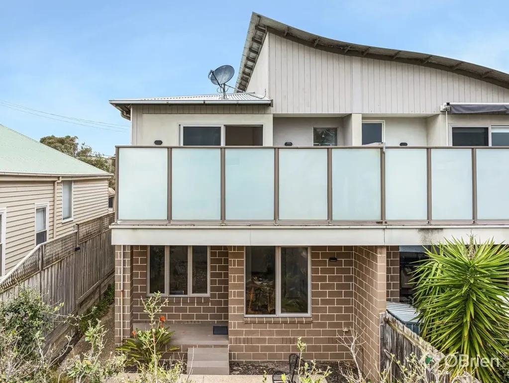 Coastal Hideaway - 6 month lease only