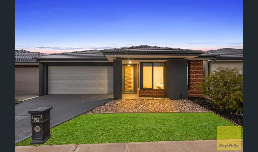Modern & Stylish Family Home in the Heart of Tarneit