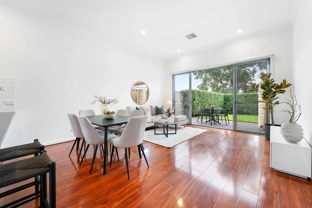 Seacombe Gardens 3部屋 Stylish Courtyard Living with North-Facing Rear Yard in a Prime Tree-Lined Location