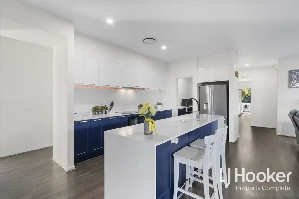 Unmissable Family Home - Character & Charm in Abundance - Du