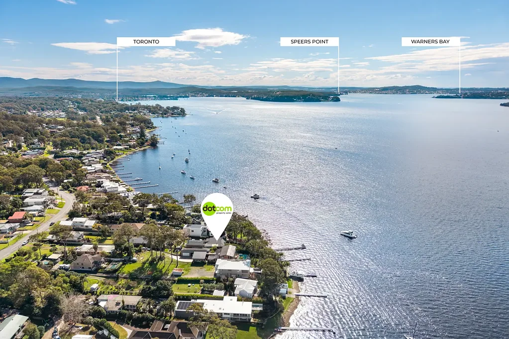 Coal Point 3ਬੈੱਡਰੂਮ Absolute Deepwater frontage with Boatshed, Jetty & Slipway