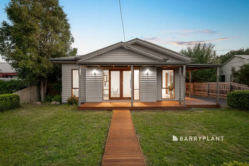 Warragul 4침실 Character, Space and Excellent Side Access
