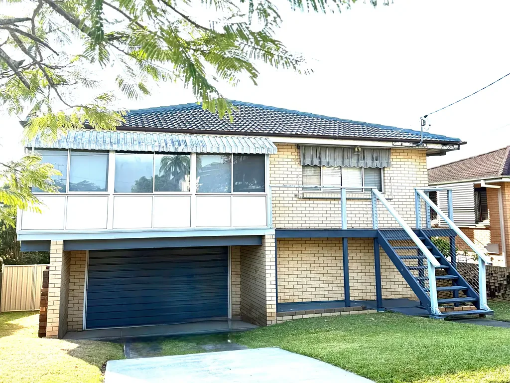 60 Long Street, Camp Hill, QLD 4152