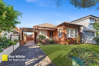 Kingsgrove 3房 黄金地段的全砖家庭美宅 Full Brick Family Beauty in a Prime Location