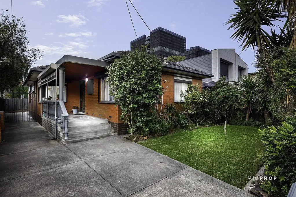 Coburg 3房 双通道三临街 396sqm阔地 独立住宅 灵活改造潜力 热门地段 便捷交通 成熟花园 安全舒适 Sanctuary of Space with Peerless Potential