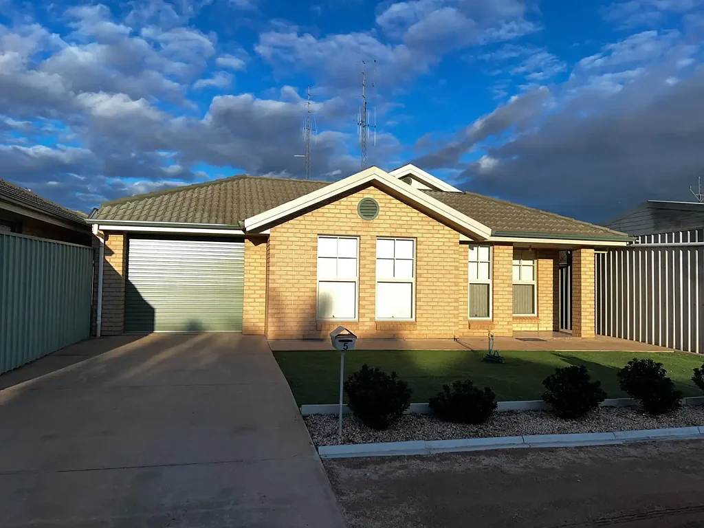 Low-Maintenance Living in a Cozy 3 Bedroom Home