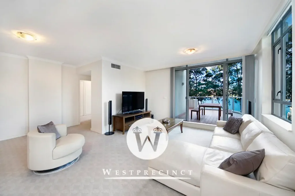 In transition? We offer fine furnished stays from 3 months +