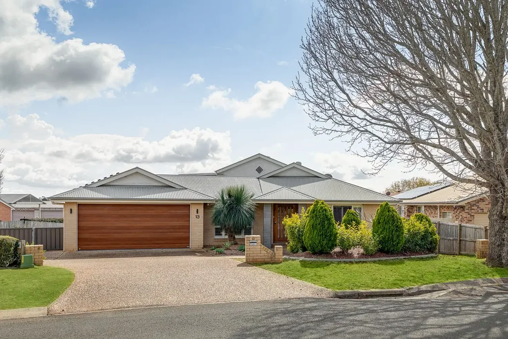 13 Spring Garden Court, Middle Ridge, QLD 4350