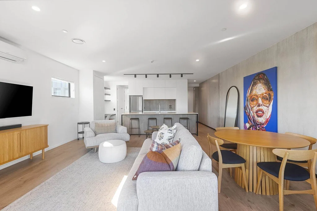 Upbeat & Furnished 2-Bedroom Apartment With Views