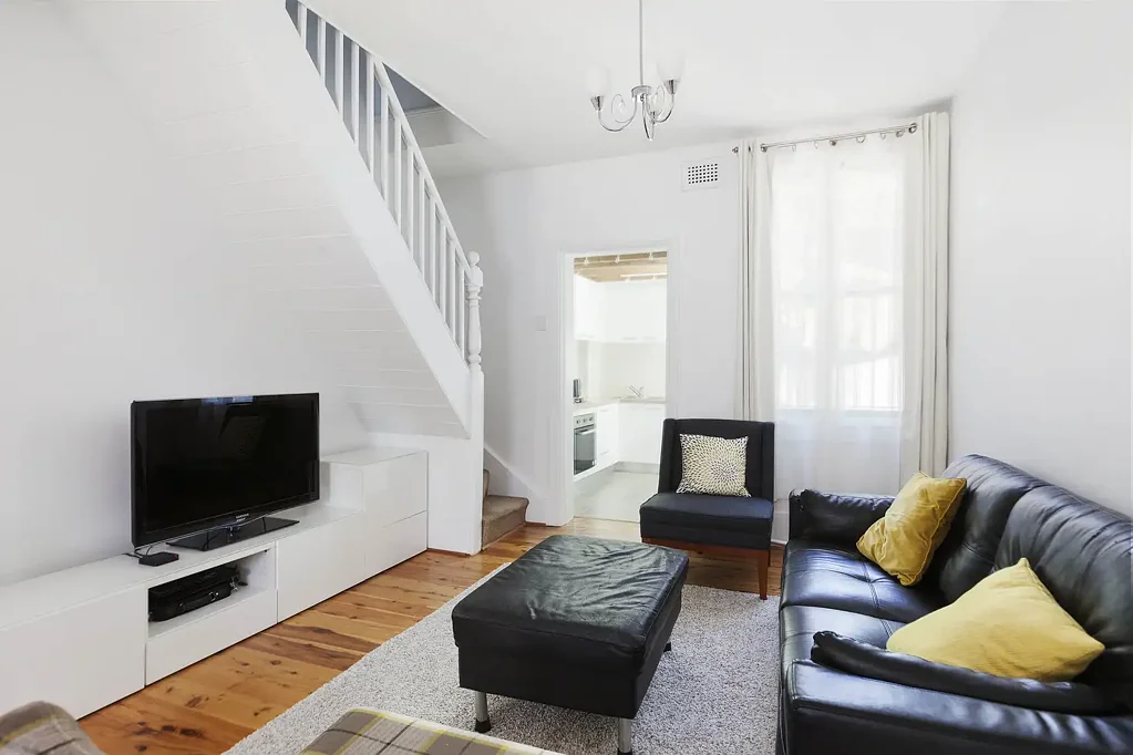 Charming classic terrace in ultra-central locale