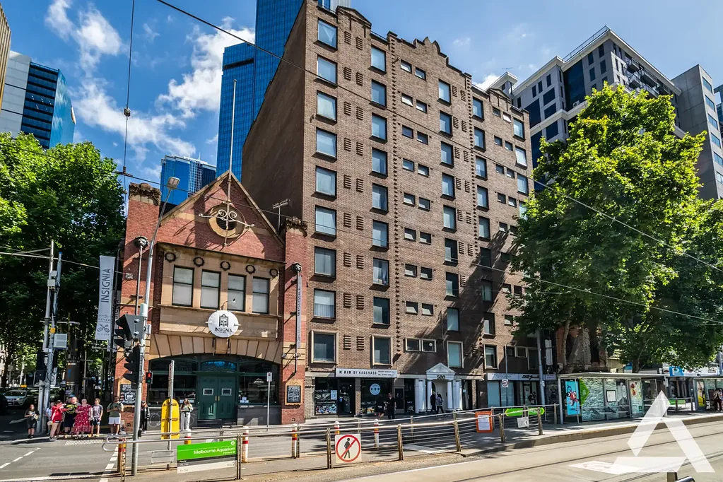 Furnished & Renovated Studio in the Heart of Melbourne