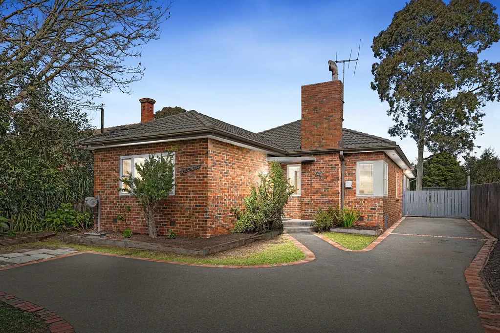 Malvern East 4कमरा Family Space, Flexibility & a Superb 819sqm (approx.) Allotment