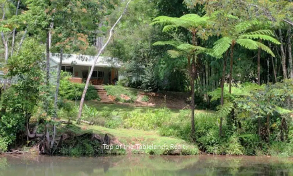 Ravenshoe  The Pond Cottage