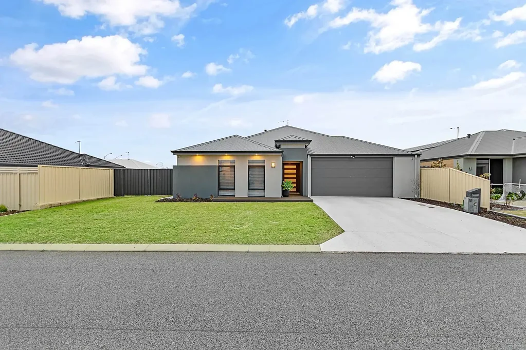 18 Rubens Road, Madora Bay, WA 6210