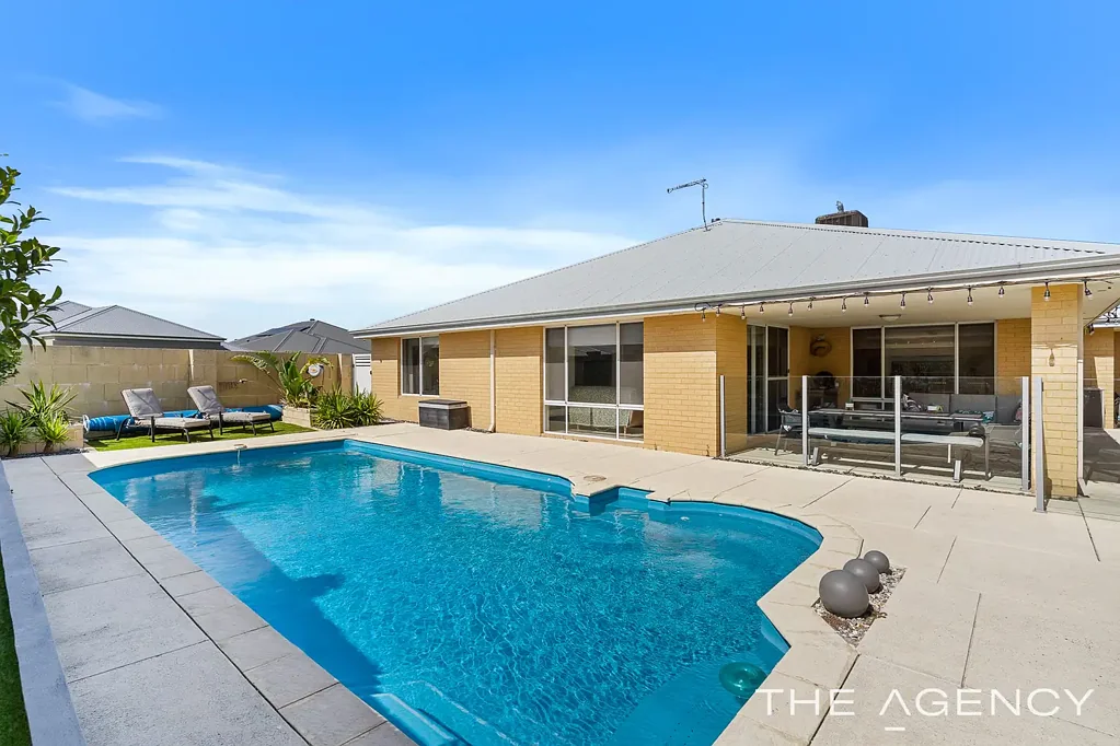 35 Flagstaff Crest, Secret Harbour, WA 6173