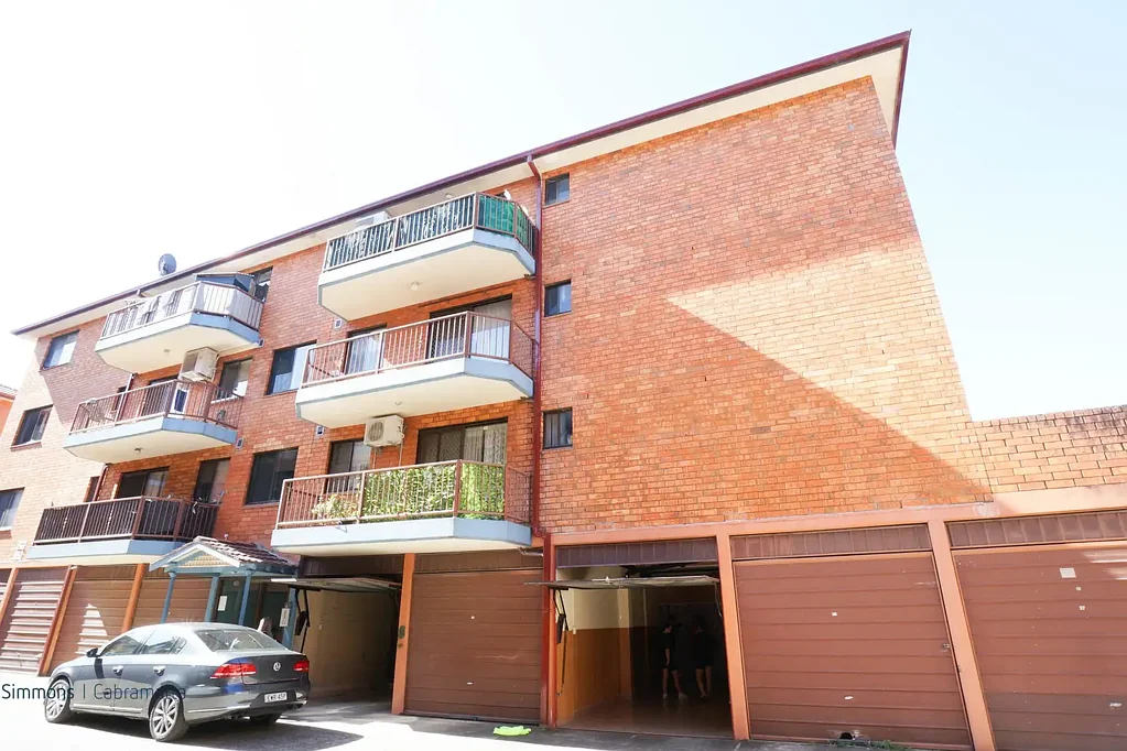 2ND FLOOR UNIT