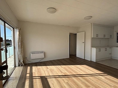 2 Bedrooms Apartment in Center Browns Bay
