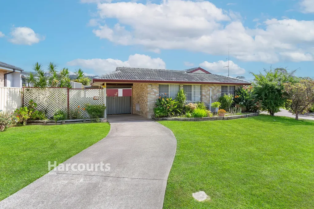 15 Badgery Street, Albion Park, NSW 2527
