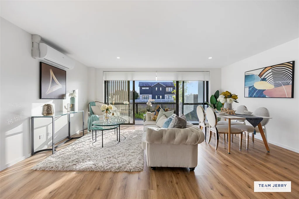 Flat Bush 2Kwarto Contemporary Freehold Apartments at Ormiston Garden