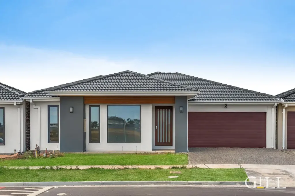 43 Villa Doria Drive, Clyde North, VIC 3978