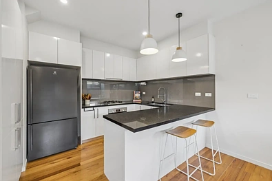 28 Hutchison Street, Niddrie, VIC 3042, 3房, 2浴, Townhouse