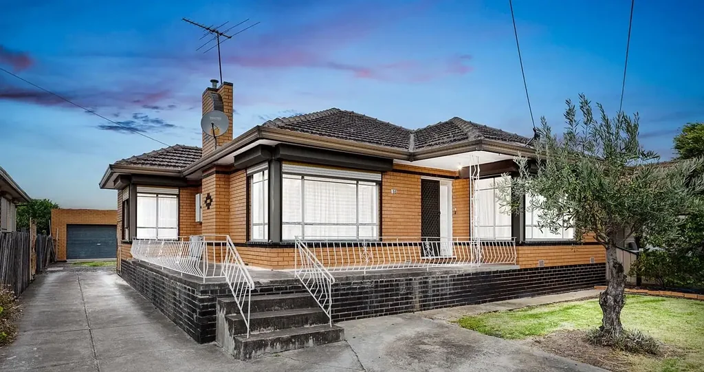 FAMILY HOME IN THE HEART OF SUNSHINE WEST!