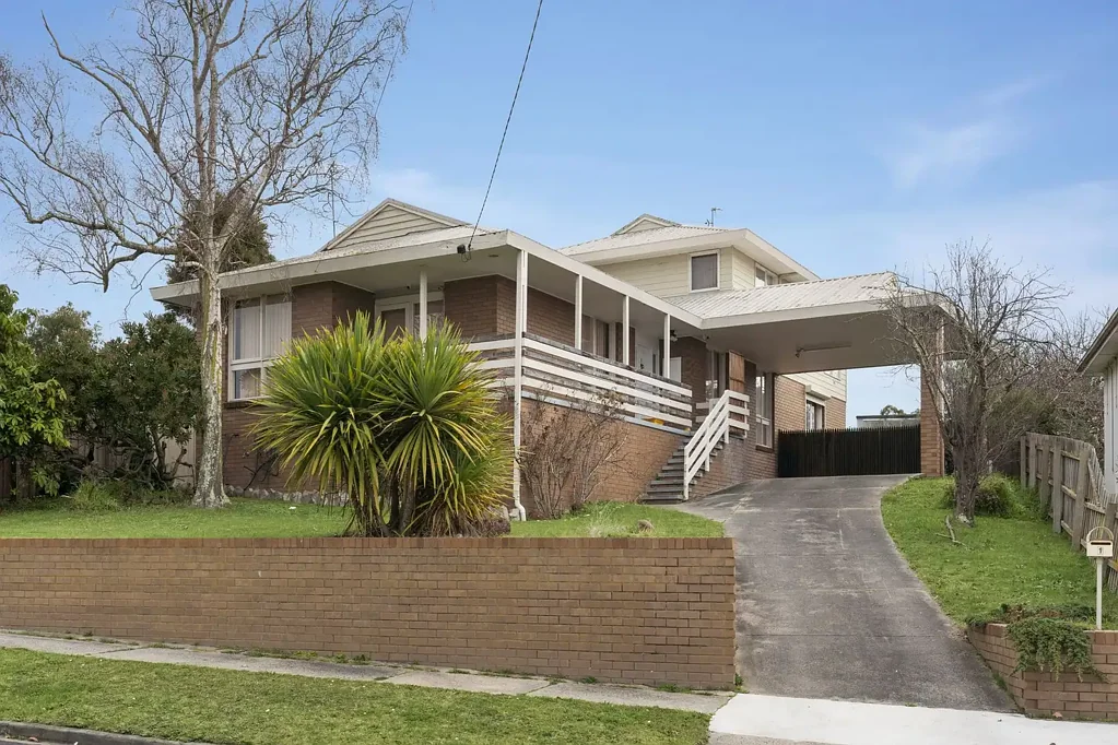 Morwell 9ਬੈੱਡਰੂਮ The Brief: Registered 9-Bedroom Rooming House – Gross Annual Income: approx. $102,960