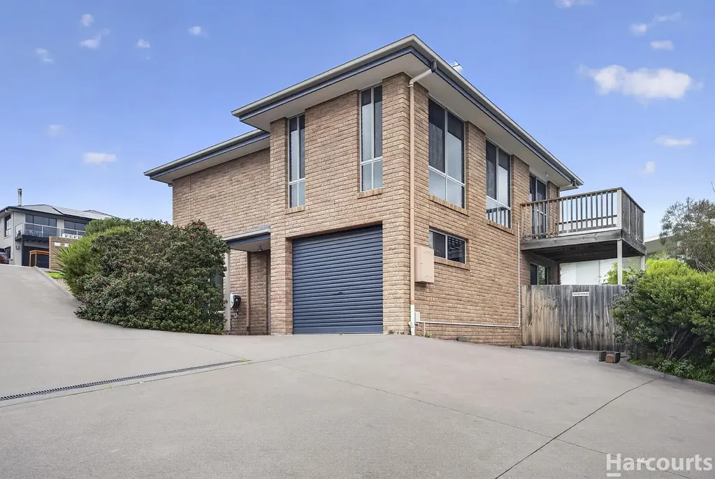 Quality Townhouse in Convenient Location