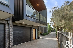 2/236 Collins Street, Thornbury