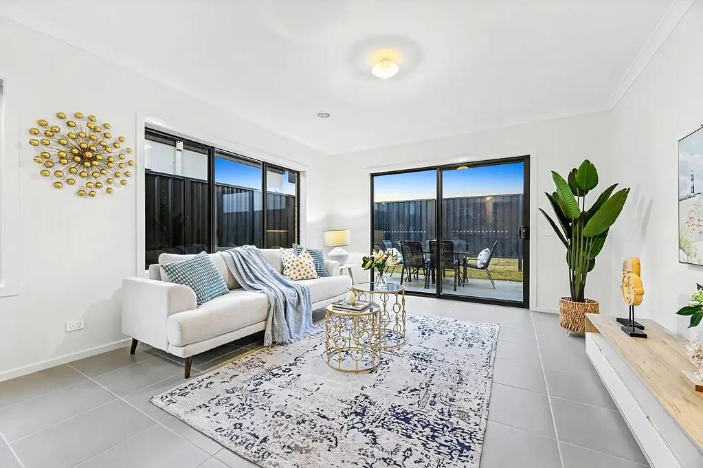 Clyde North 4房  The Brief: Brand new four-bedroom home with premium finishes