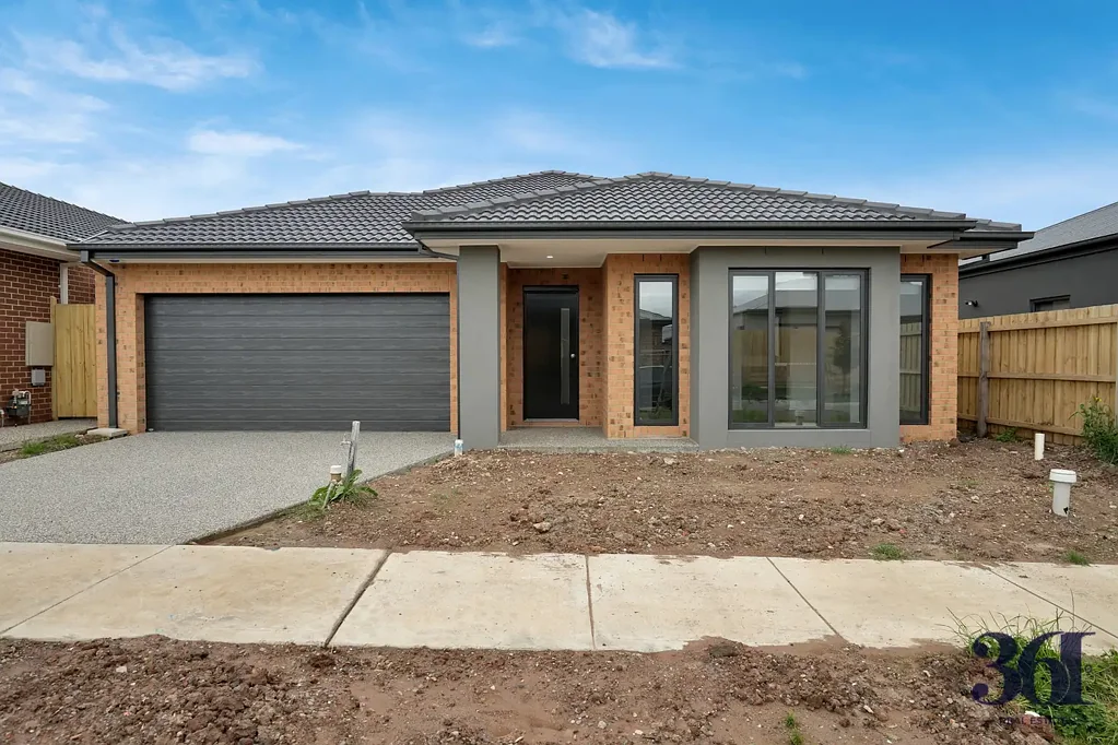 Beautiful Family Home in Ideal Location!