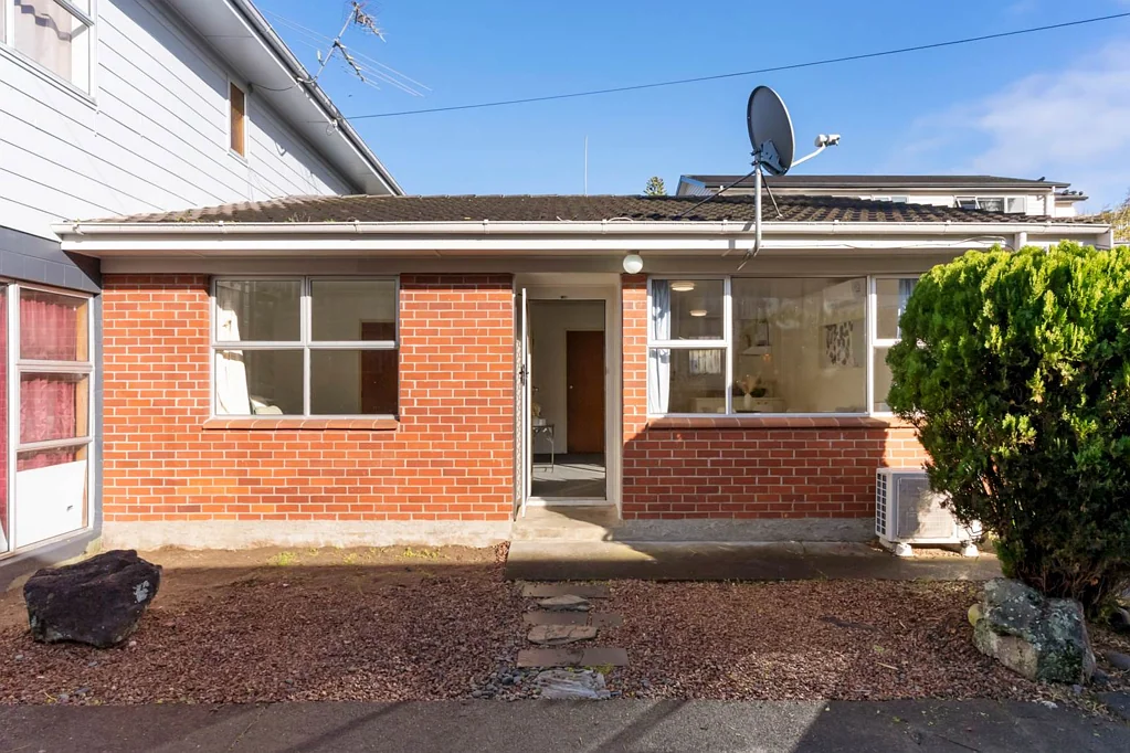 Glen Eden 2部屋 Vendor moved to AU! Urgent Sale!