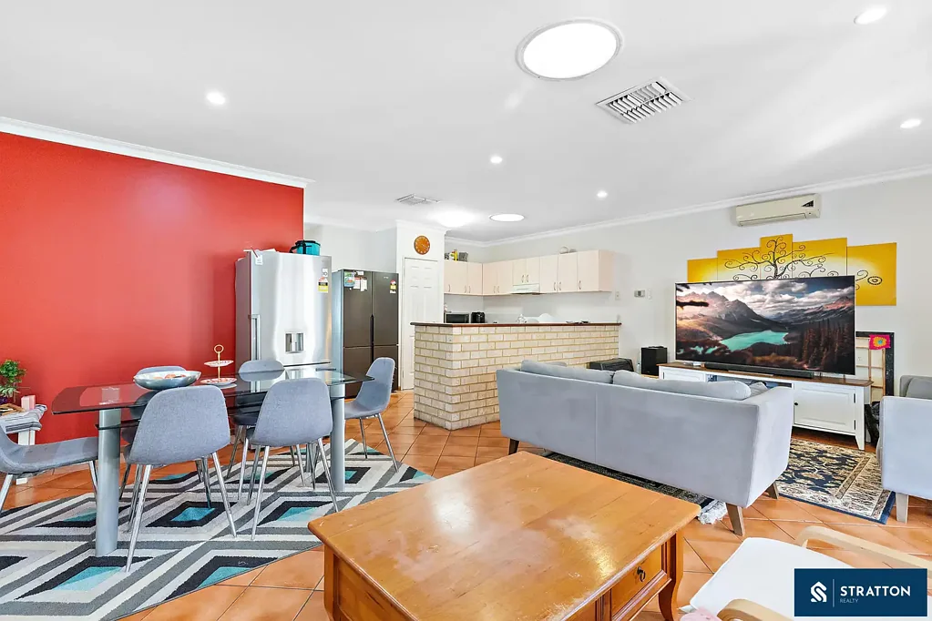2/69 Mallard Way, Cannington, WA 6107