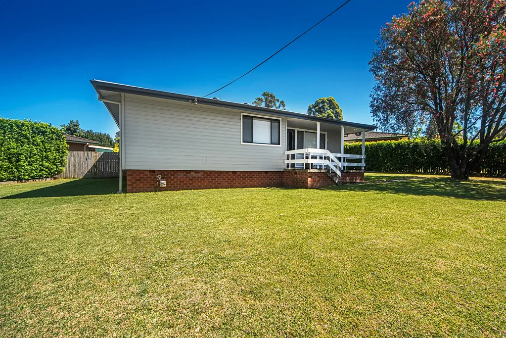 17 Alfred Street, Bomaderry, NSW 2541